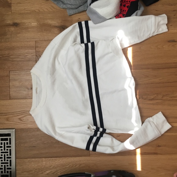 Too small - Picture 1 of 1